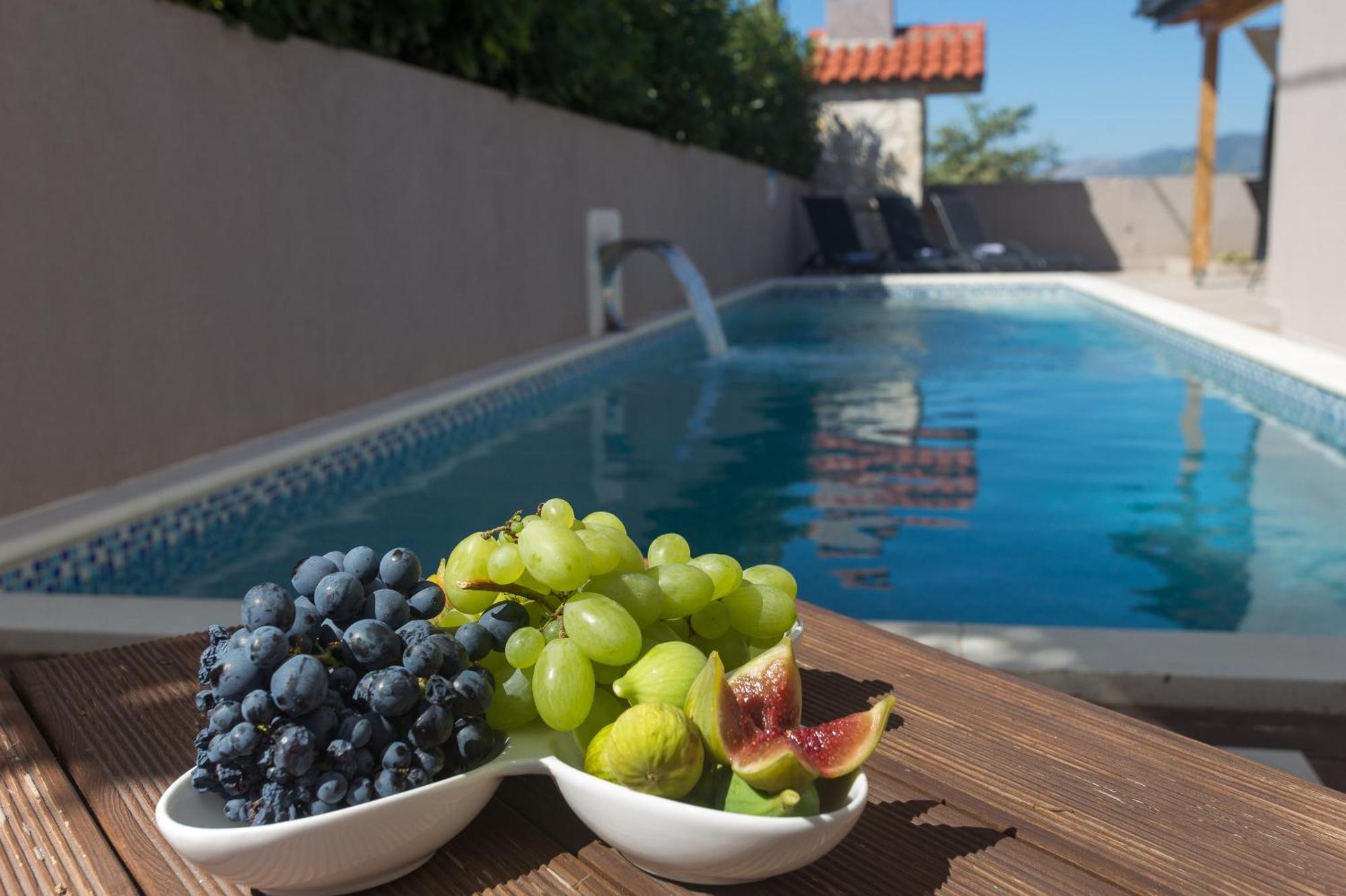 Life - New And Luxury Holiday House Kaštela Екстериор снимка