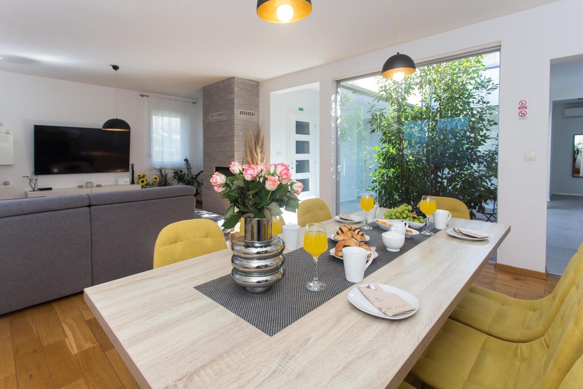 Life - New And Luxury Holiday House Kaštela Екстериор снимка